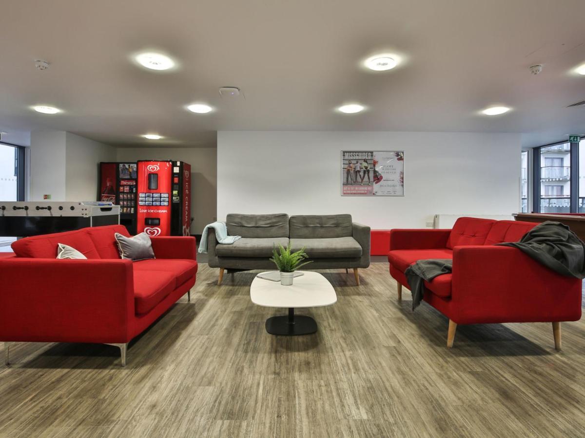 Sterling Court In Wembley ロンドン エクステリア 写真