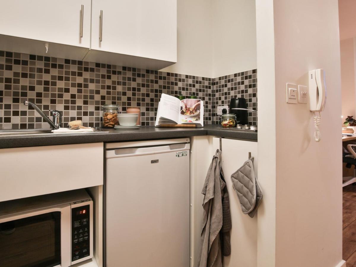 Sterling Court In Wembley ロンドン エクステリア 写真