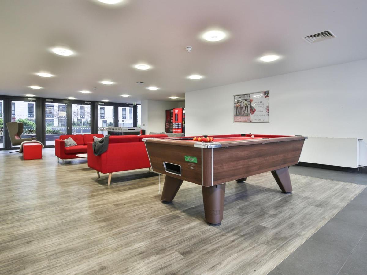 Sterling Court In Wembley ロンドン エクステリア 写真