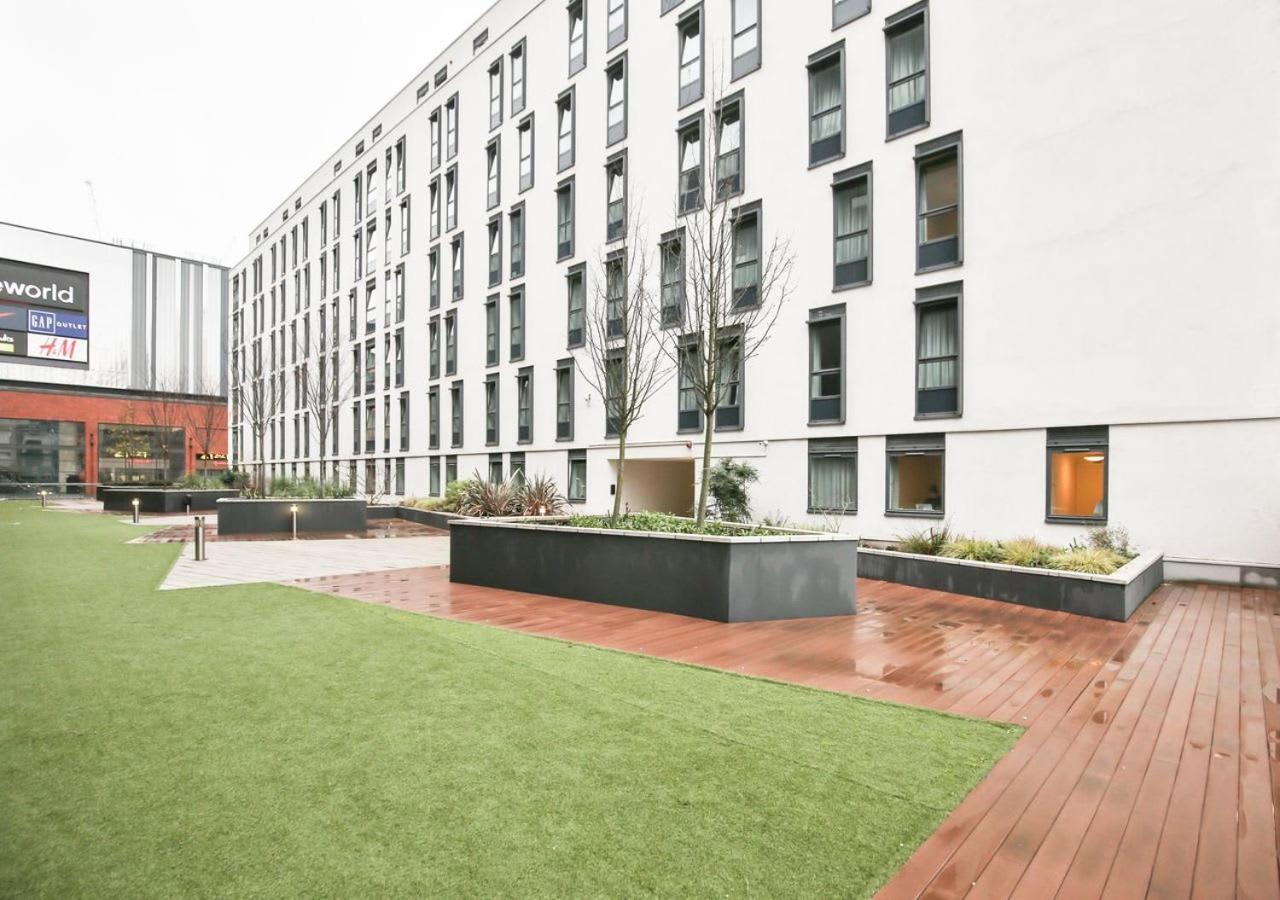 Sterling Court In Wembley ロンドン エクステリア 写真