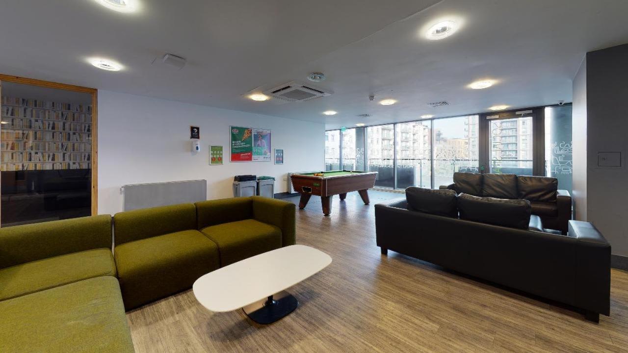 Sterling Court In Wembley ロンドン エクステリア 写真